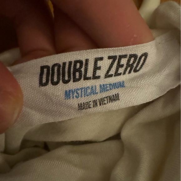 White long sleeve size medium - Picture 2 of 2